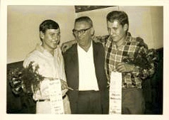 Bechhofen Radball 1965 Egbert Eyring u. Peter Endreß mit Trainer Martin Vogel